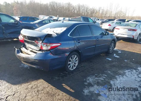 2015 Toyota Camry Xle z USA, uszkodzony, nr VIN 4T4BF1FKXFR512082